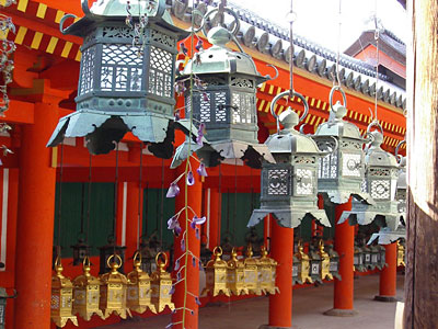 Lanternes au sanctuaire de Kasuga Lanternes au sanctuaire de Kasuga