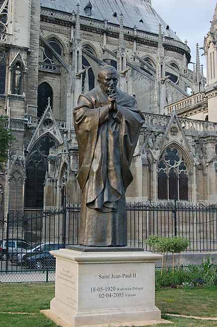 Nouvelle statue de Jean-Paul II