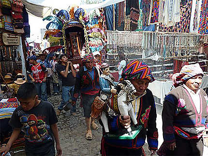 Procession à Chichicastenango