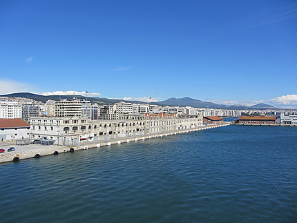 Thessalonique vue d'un ferry