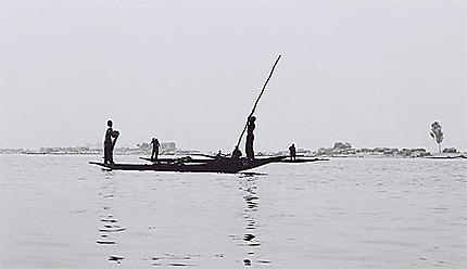 Piroguiers pêcheurs 