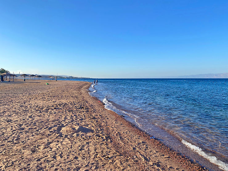 25 km de plages : farniente et activités balnéaires à Aqaba