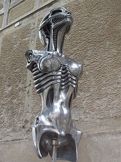 Une oeuvre de H.R. Giger Une oeuvre de H.R. Giger