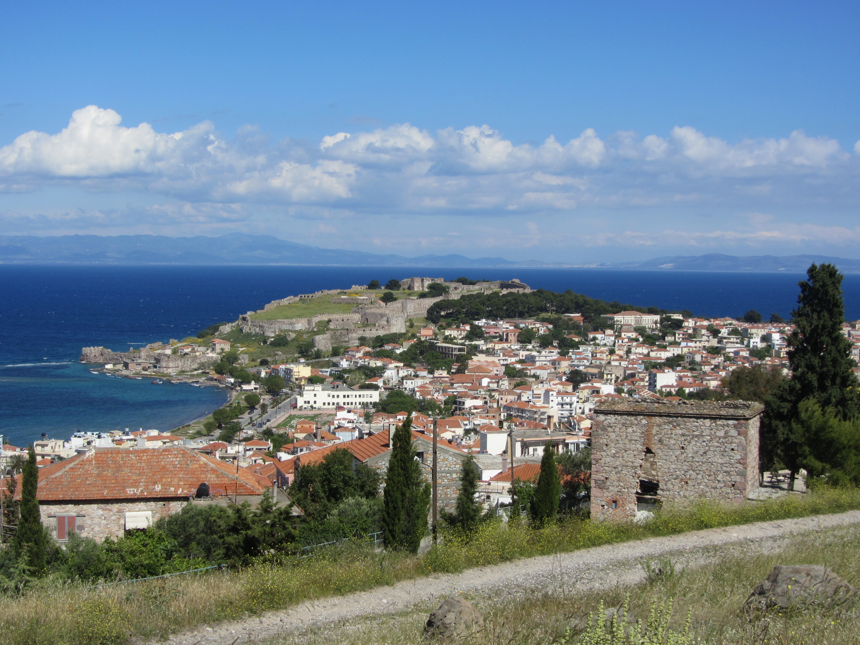 Vue de Mytilene et sa forteresse Vue de Mytilene et sa forteresse