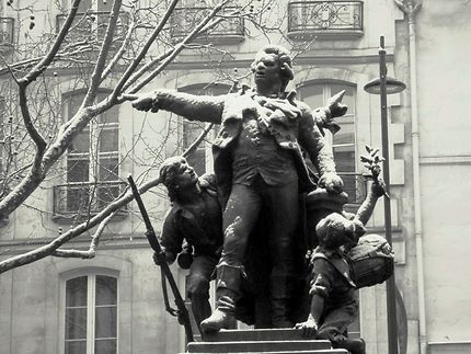 Statue de Danton en hiver