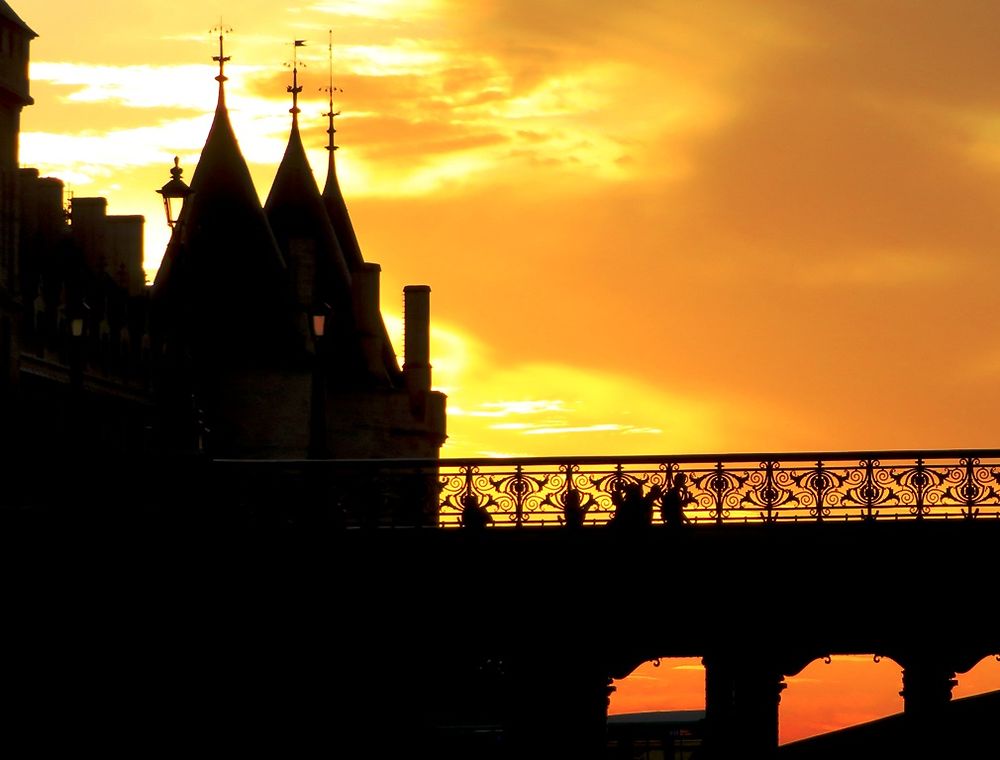 Coucher de soleil sur le pont au Change