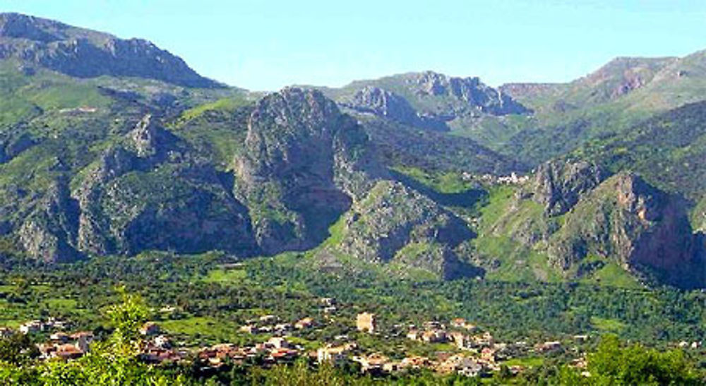 La Kabylie - Grotte du lion (Ait-Zikki)