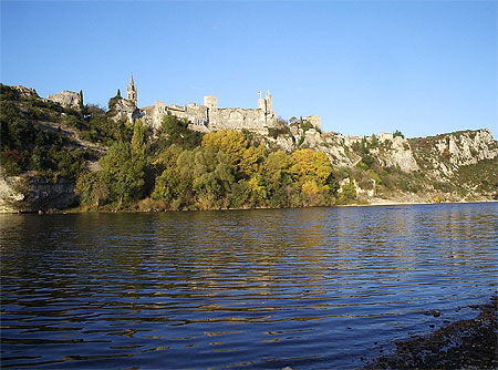 Aiguèze, forteresse sur l'Ardèche