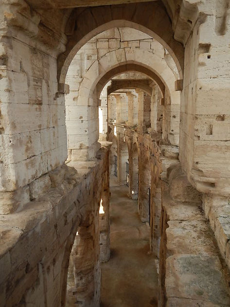 Couloirs des arènes d'Arles