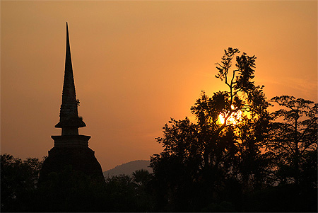 Coucher de soleil à Old Sukhothai Coucher de soleil à Old Sukhothai