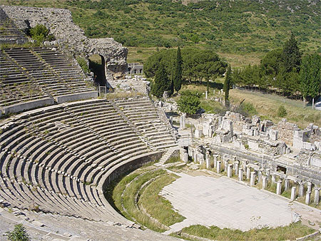 Le théâtre d'Éphèse Le théâtre d'Éphèse