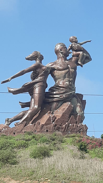 Statut Renaissance à Dakar