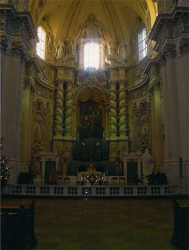 Interieur de la Theatinerkirche Interieur de la Theatinerkirche