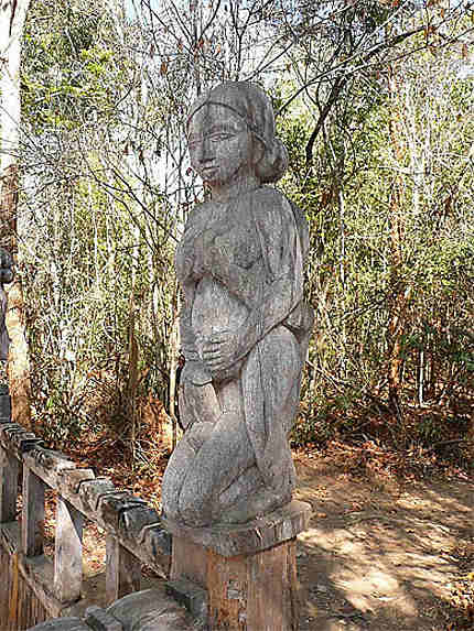Statue près de Morondava