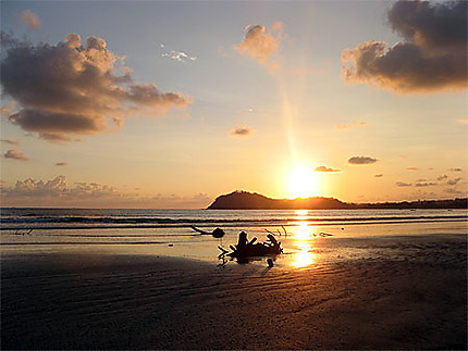 Le soleil se couche sur la Pacifique