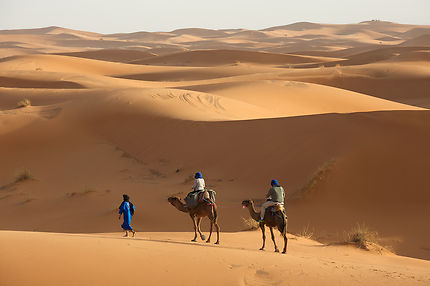 Balade dans les dunes de Merzouga au Maroc