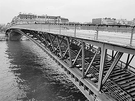 Passerelle Léopol Sédar Senghor : Ponts : Noir et blanc : Passerelle