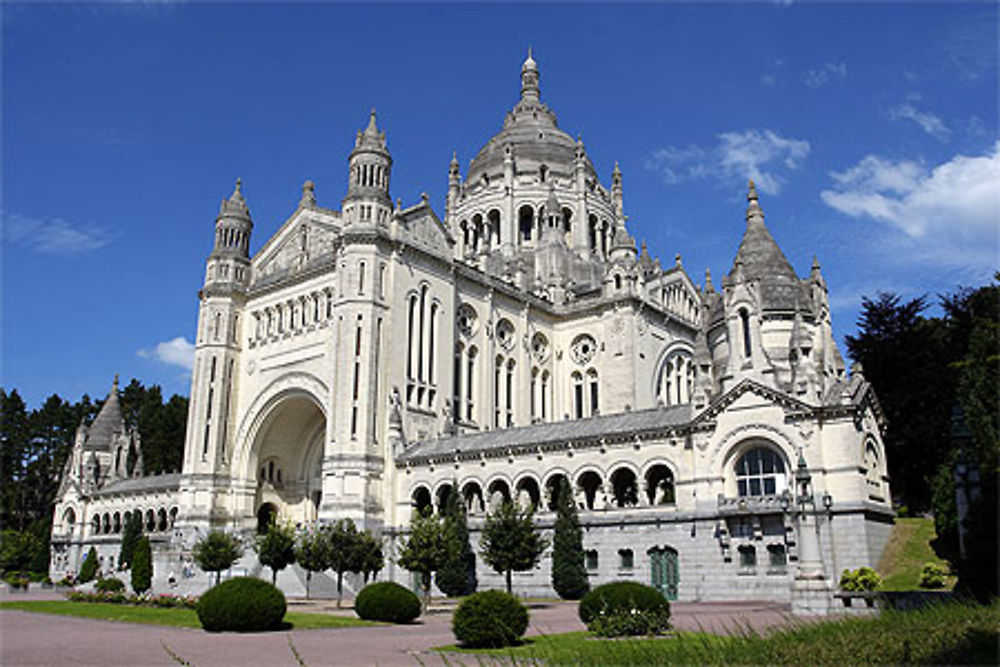 Basilique Ste-Thérèse, Lisieux