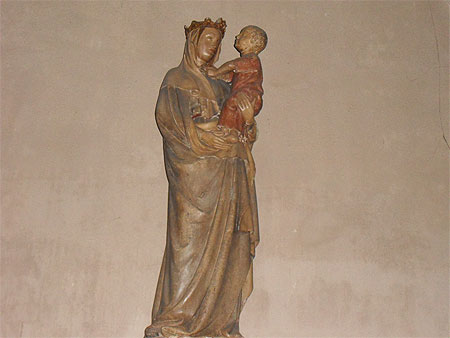 Riom. Vierge à l'Oiseau Riom. Vierge à l'Oiseau