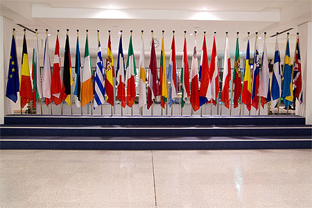 Bruxelles - Parlement Européen - Les 28 drapeaux Bruxelles - Parlement Européen - Les 28 drapeaux