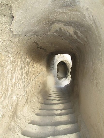 Tunnel troglodytique