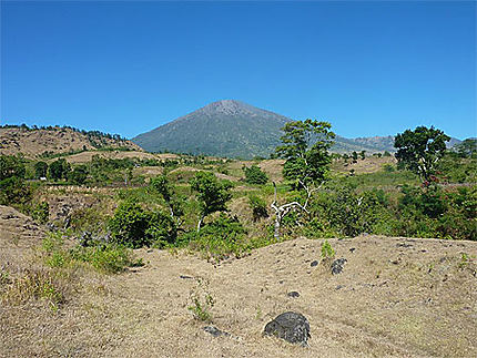 Le Gunung Rinjani depuis Sembalun