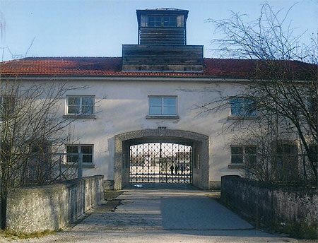 Entrée du Camp de Concentration Entrée du Camp de Concentration