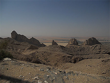 Vue du Jebel Hafeet sur le désert