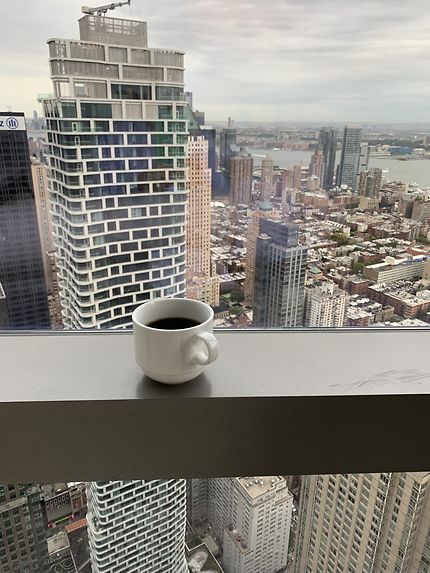 Café du matin au 65e étage 