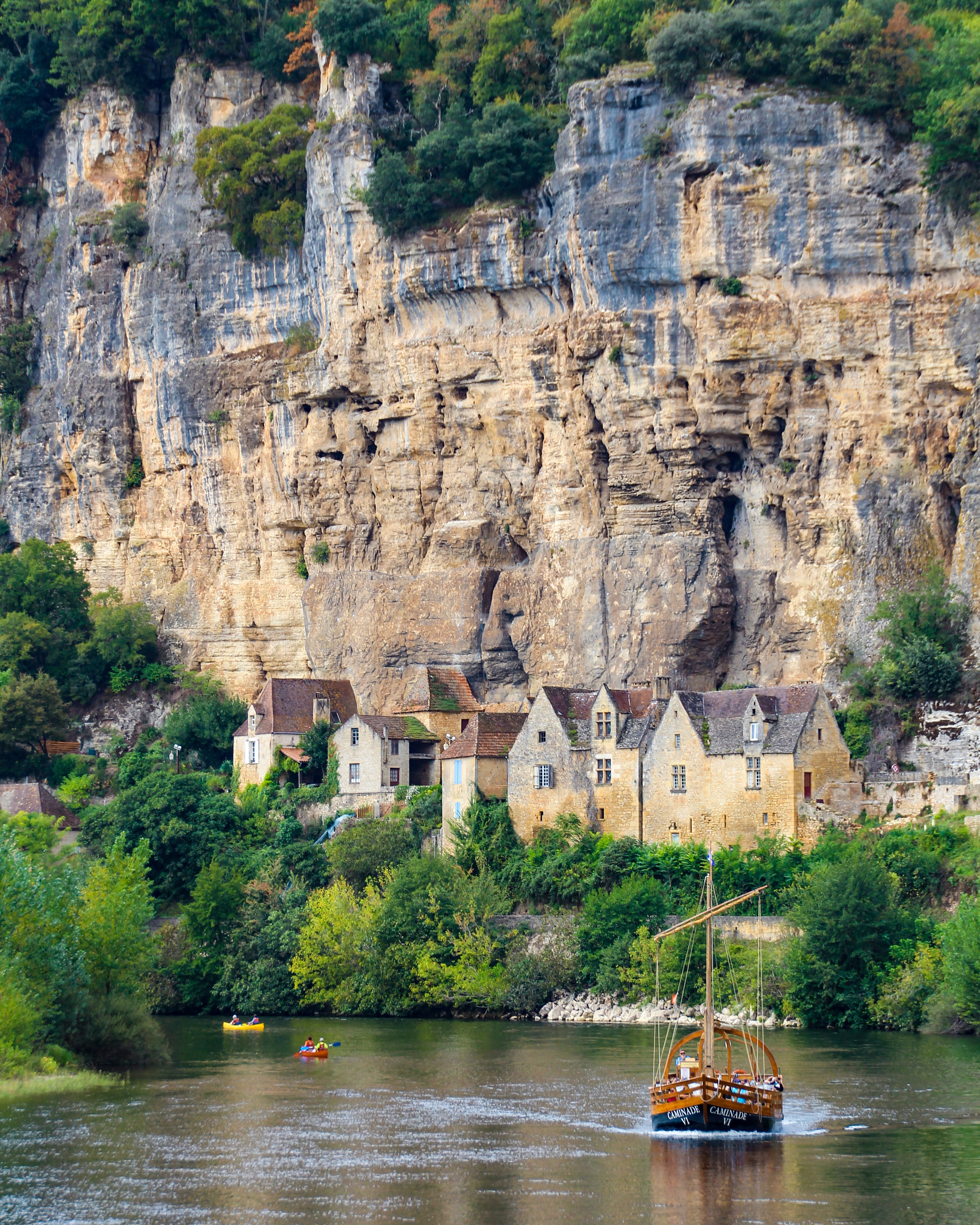 Entre fleuve et falaise à La Roque Gageac Entre fleuve et falaise à La Roque Gageac