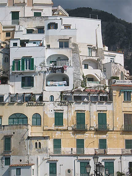 Amalfi : des maisons qui s'accrochent à la falaise