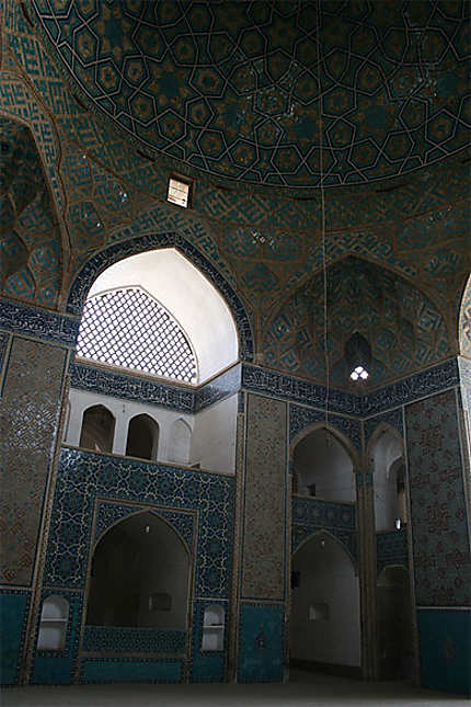 Intérieur de la mosquée jameh