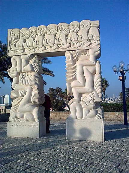 Statue de la foi à Yafo