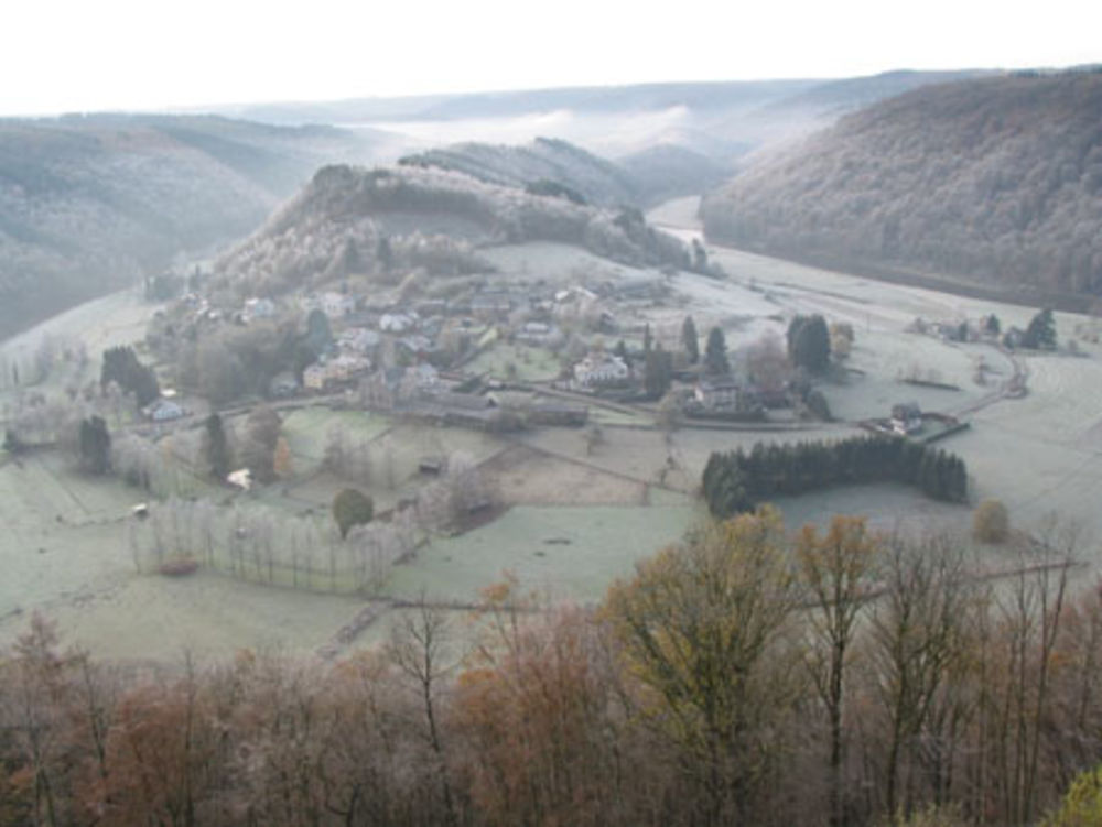 Aurore d'automne dans les Ardennes belges