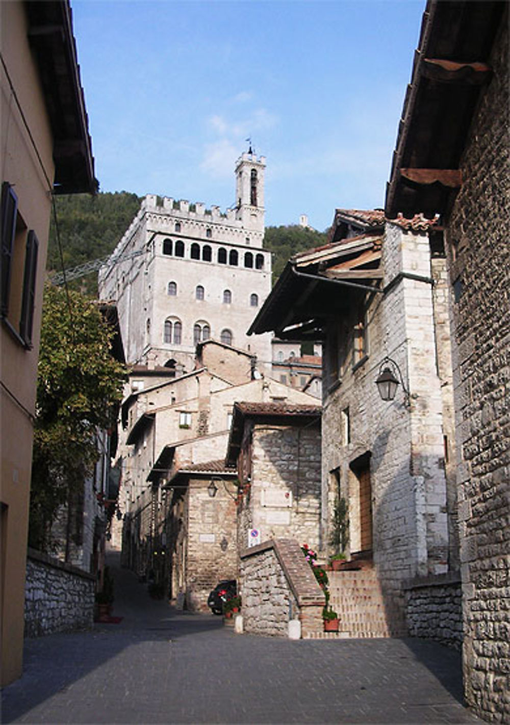 En chemin vers le Palazzo dei Consuli