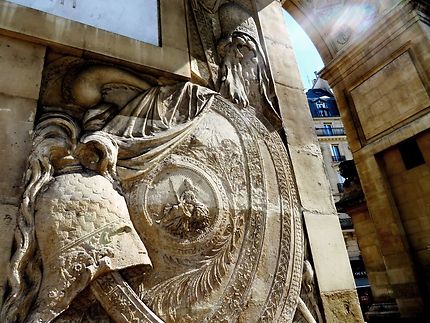 Bas-relief de la Porte Saint-Denis