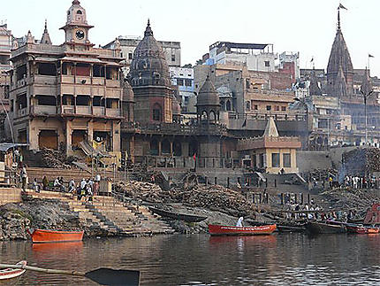 Lieu de crémations sur le Gange
