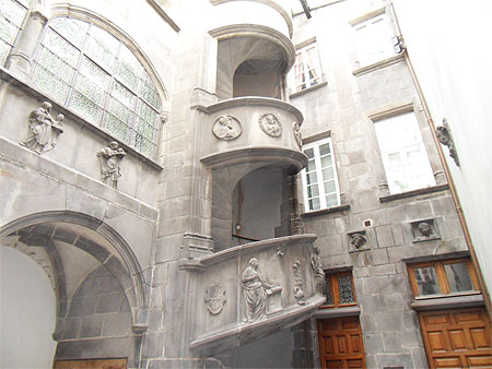 Riom. Hôtel Guymoneau Riom. Hôtel Guymoneau