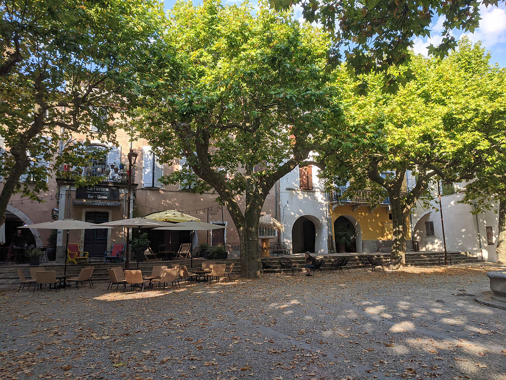 Place du sud à Sauve