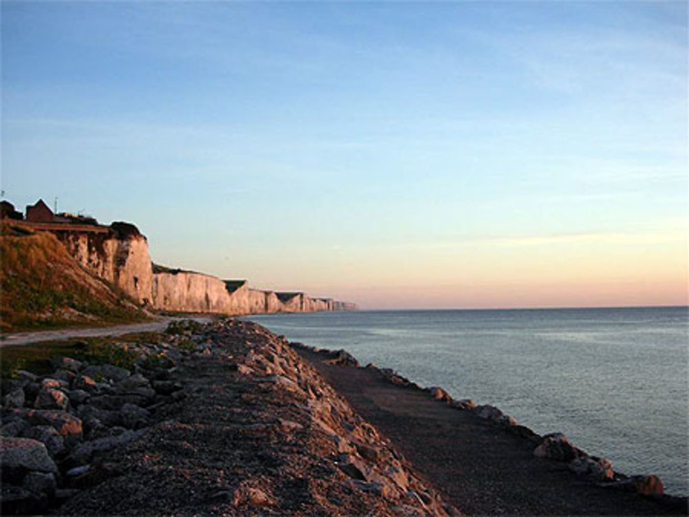 Vue sur les falaises et la plage