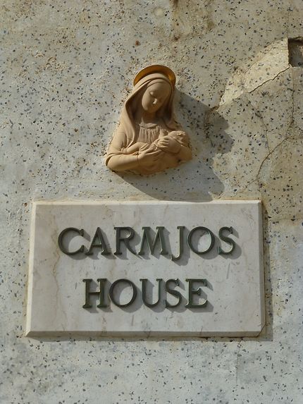 Carmjos House