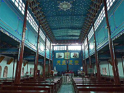 Intérieur de l'Eglise catholique de Dali