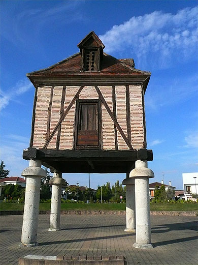 Valence d'Agen le Pigeonnier 'pilier"