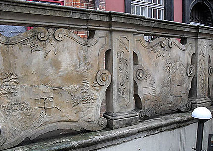 Bas-reliefs
