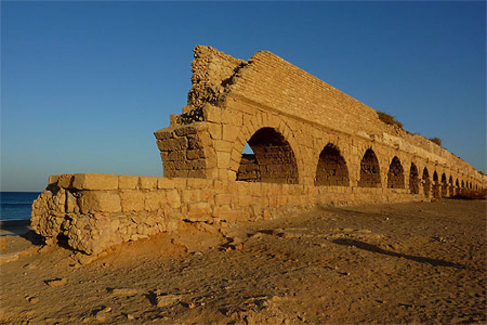 Aqueduc de Césarée