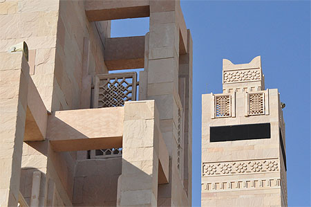 Minaret moderne de la grande mosquée d'Al Ain Minaret moderne de la grande mosquée d'Al Ain