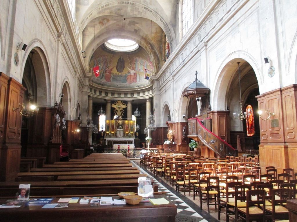 La nef de l'Église Sainte Élisabeth de Hongrie