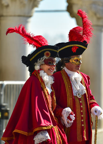 Carnaval de Venise, quel couple élégant !