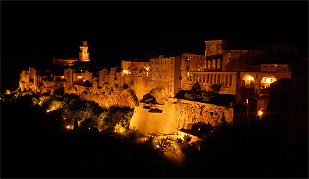 Pitigliano, de nuit
