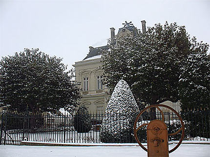La mairie de La Ménitré